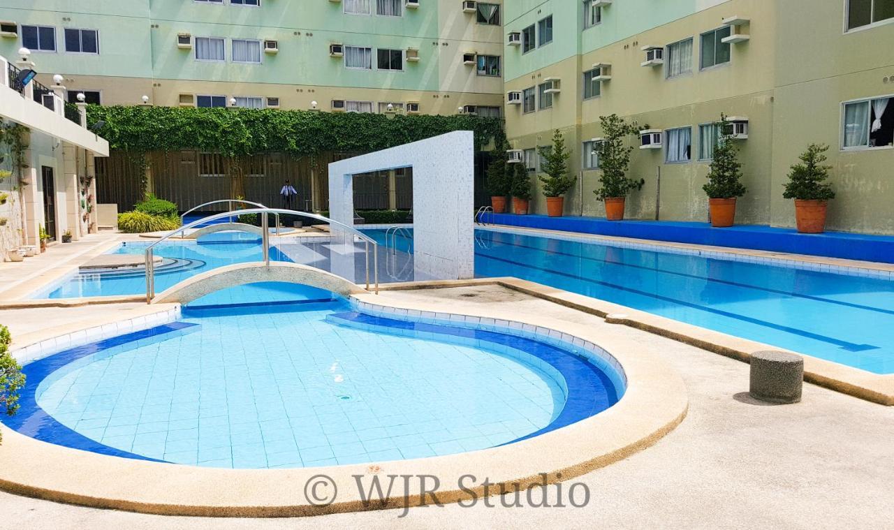 Centropolis King Bed Deluxe Aparthotel Muntinlupa City Buitenkant foto